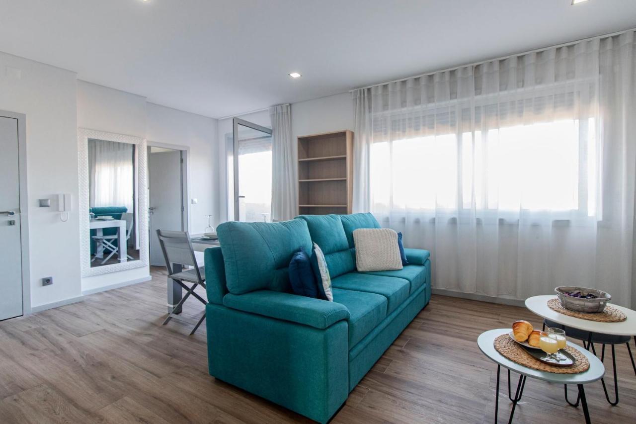Downtown 1Br Apartment W/ Balcony By Lovelystay Porto Exterior photo
