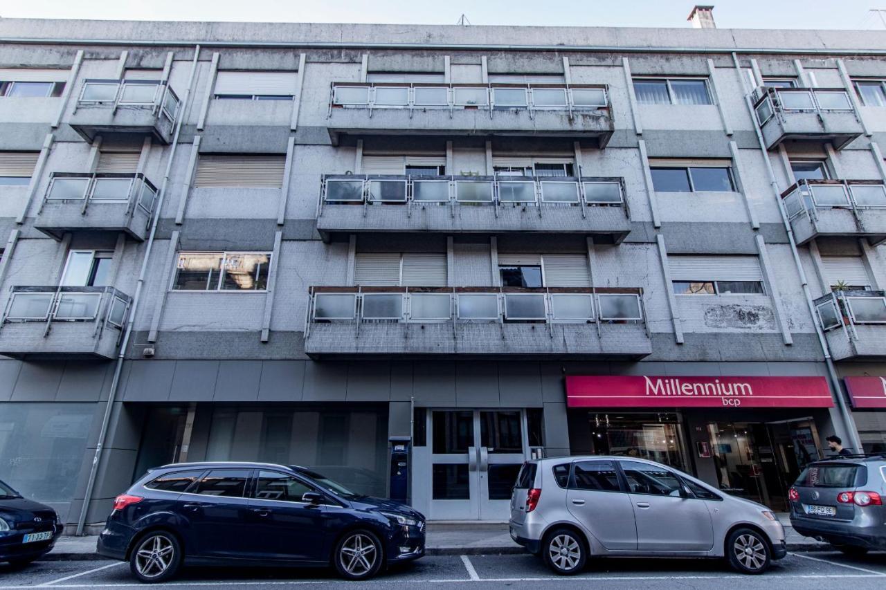 Downtown 1Br Apartment W/ Balcony By Lovelystay Porto Exterior photo